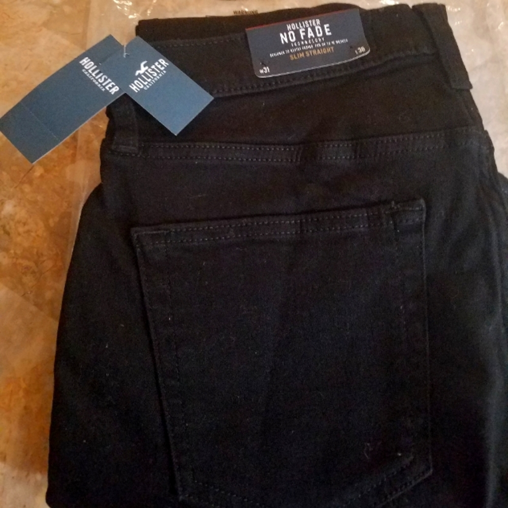 Hollister  mens NWT jeans